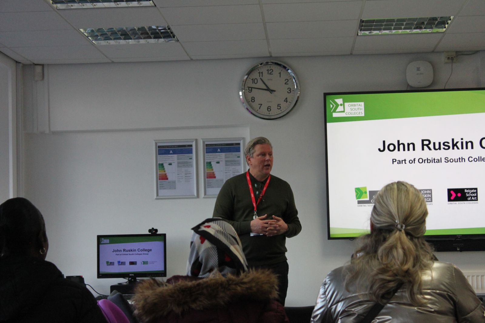 David Rabjons, presenting to the learners in the boardroom